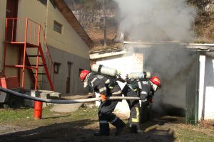 Reading fire with Vatra Dornei’s firefighters